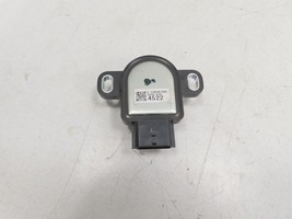 16 Nissan 370Z Convertible #1305 Sensor Solenoid Camshaft Timing 22620-e... - $32.66
