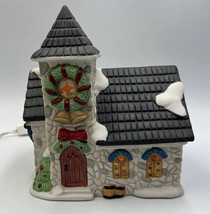 Vintage Santa&#39;s Best 1993 Christmas Village Building - Illuminated - St ... - £11.98 GBP
