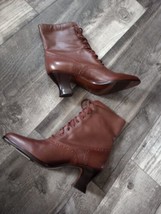 Apostrophe NWT Ralphie Women&#39;s Size 9.5 Leather Granny Boots - $93.50