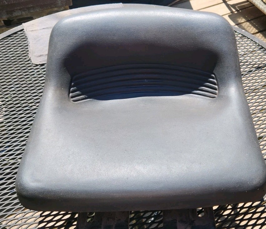 VTG John Deere Saber Riding Mower Seat 15.5HP 38&quot; Cut Hydro REplacement ... - $99.99