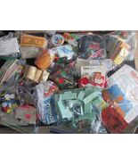 Lot of Old Board Game Parts Board Monopoly Clue Parcheesi Sorry Careers ... - $235.44 MXN