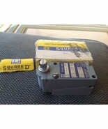 SQUARE D B62NC2 TURRET HEAD POSITION SWITCH GRAVITY RETURN  NEW SALE $69 - €59,12 EUR SQUARE D B62NC2 TURRET HEAD POSITION SWITCH GRAVITY RETURN  NEW SALE $69 - €59,12 EUR