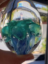 1996 Glass Paperweight Controlled Blue Bubble Egg Shaped Art Swirl Signed - $650.22 MXN