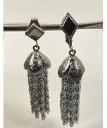Sarah Coventry brand vintage 70s silvertone chain tassel clip on earrings - $16.63 CAD