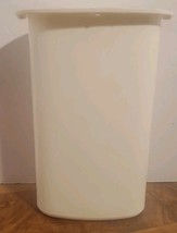 HAMILTON BEACH Scovill Food Processor Pusher Replacement Part 712-1 - $10.88