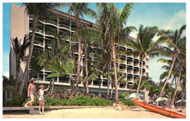 Surfrider Hotel on the Beach at Waikiki Hawaii Sheraton Hotel Postcard - $8.90