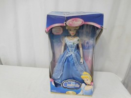 Disney Cinderella -Brass Key Keepsakes-Porcelain doll 2005 Special Edition  - £24.54 GBP