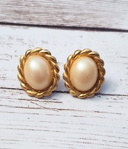 Vintage Clip On Earrings Dainty Oval Gold Tone Halo with Cream Center - £9.48 GBP