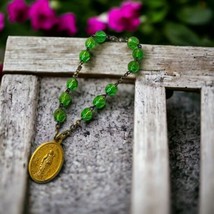 St Bridget St Patrick Medallion Green Plastic Faceted Beaded Bracelet Catholic - £11.63 GBP
