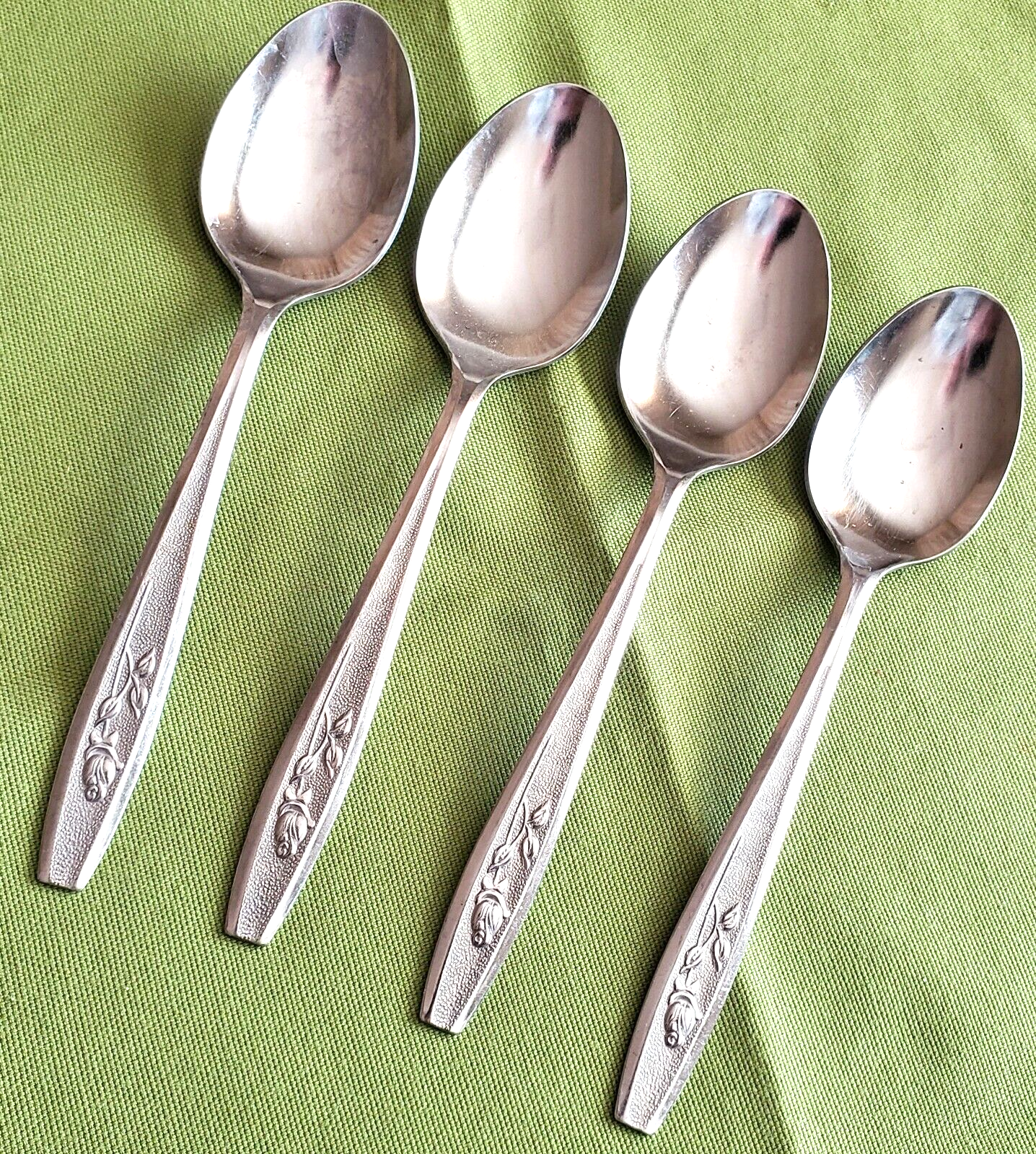 Oneida Stainless Maybrook Pattern 4 Soup Spoons 6.5"  Japan Textured Handle     - $9.89