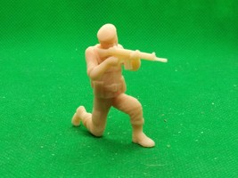 1/35 scale - Portuguese Special Marine (early 60s), firing kneeling, 3D printed - £5.53 GBP
