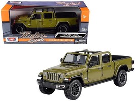 2021 Jeep Gladiator Overland (Open Top) Pickup Truck Matt Green 1/24-1/27 Diecas - $1,492.36 MXN