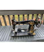 1904 Singer Sewing Machine - $49.15 CAD