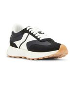 Steve Madden Women&#39;s Black/White Athletic Jogger Sneaker Size 8 - $636.56 MXN