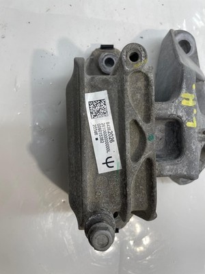 2021 Chevy Traverse LT 3.6L LH Driver Transmission Frame Mount 84382026 OEM Item image 4
