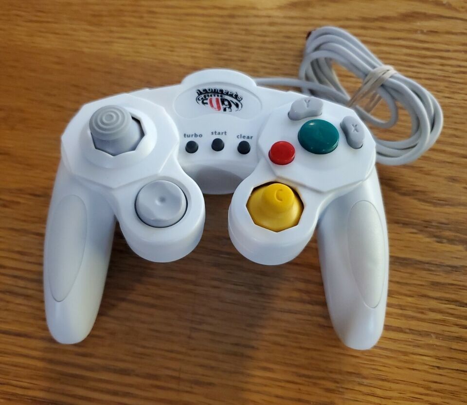 iConcepts Game Fury Wired Controller For Nintendo GameCube White  Very GOOD - $4.46