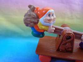 McDonald&#39;s Disney Snow White &amp; The Seven Dwarfs Happy &amp; Grumpy Toy Train Car - £2.00 GBP