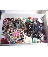 MIXED LOT OF JEWELRY NEW VINTAGE NECKLACES BRACELETS EARRINGS WATCHES PI... - £17.70 GBP
