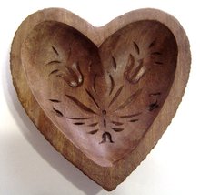  Wooden Primative Heart Shaped Carved Trinket Bowl  - £18.08 GBP