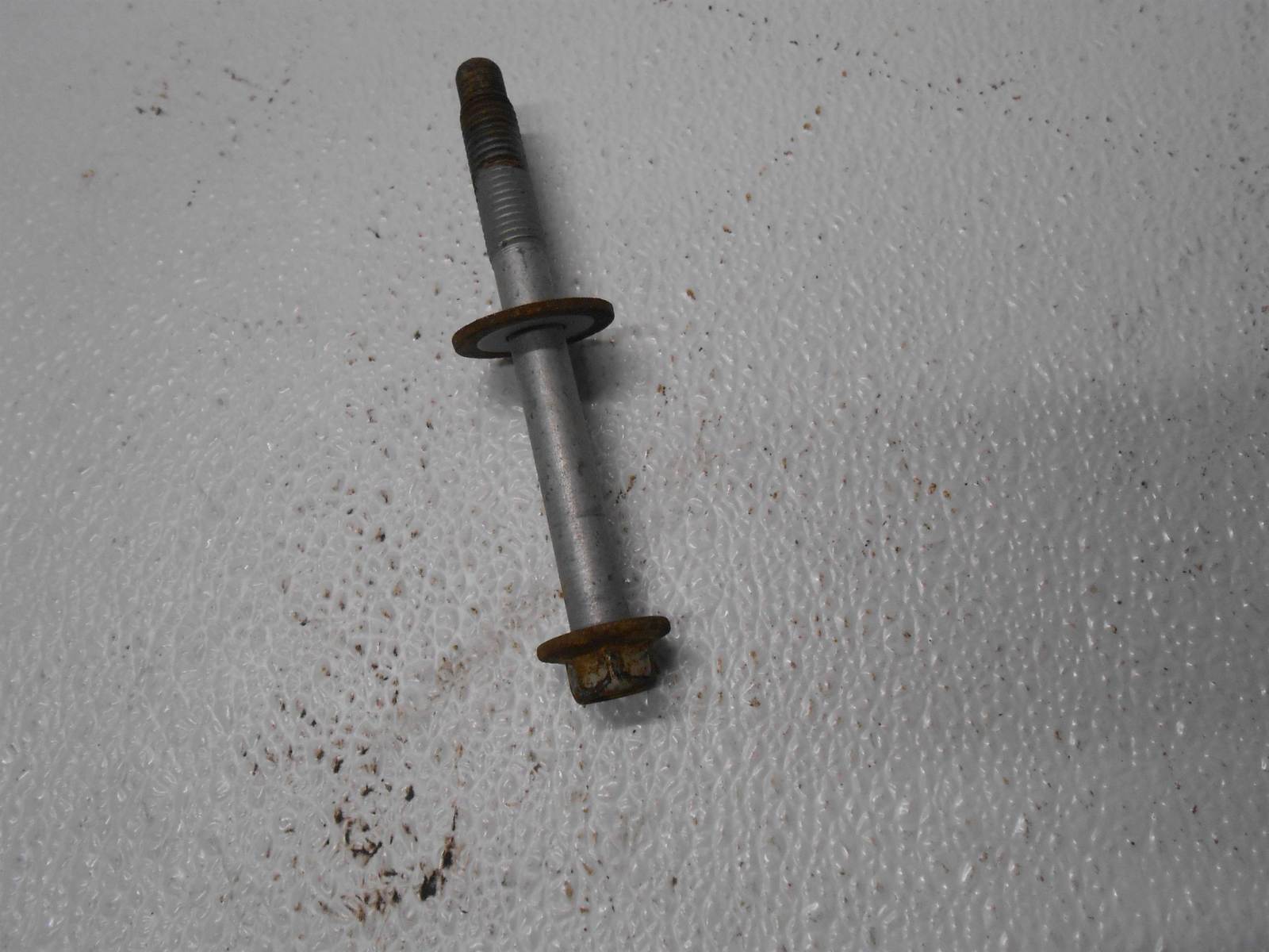 2006 ford escape lower front Transmission mount bolt - $25.98