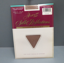 Vintage Hanes Pantyhose Silk Reflections Sandalfoot Size: AB Sealed Style 719 - £7.58 GBP
