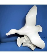 Vintage Ceramic Flying Duck / Goose Glossy White Figurine Crazing See Pi... - $253.00 MXN