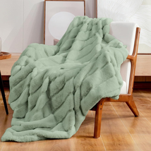 Cozy Bliss Faux Fur Throw Blanket for Couch, Cozy Warm Plush Striped Blanket for - £59.33 GBP