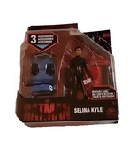 The Batman - Selina Kyle 3.75” Action Figure with 3 Accessories - DC Com... - $163.54 MXN