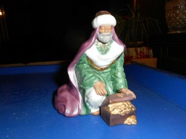 1999 Hallmark Ornament Nativity Melchoir The Magi Wiseman King Porcelain - £11.38 GBP