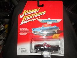 2002 Johnny Lightning Thunderbird "1958 T-Bird Roadster" Mint Car On Card - $4.00