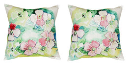 Pair of Betsy Drake Flower Wreath No Cord Pillows 18 Inch X 18 Inch - £63.15 GBP