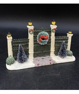 Dickens Village Style Entry Gate Wood Planks Christmas Wreath With Trees - $305.15 MXN
