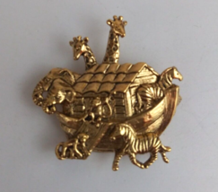 Vintage Noah&#39;s Ark Gold Tone Religious Broach Lapel Hat Pin - £5.83 GBP