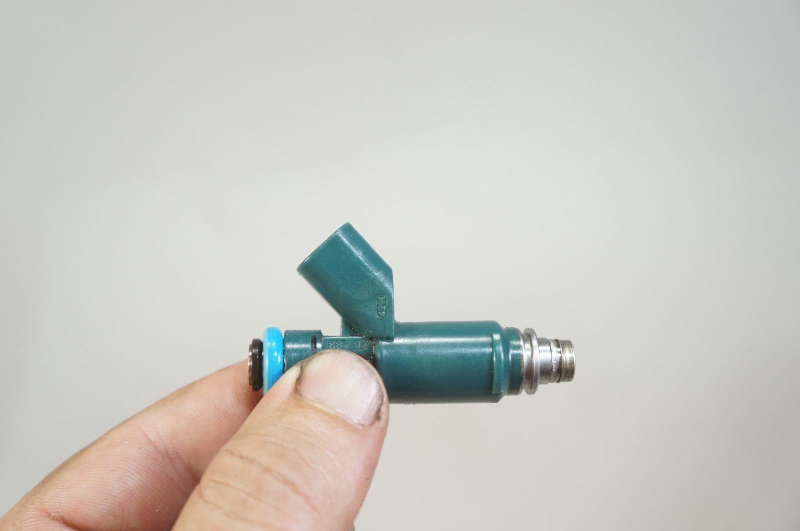 06-2009 land range rover sport L320 4.2l supercharged engine fuel injector blue Item image 2