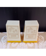 Vintage Plastic Salt And Pepper Shakers MONTFORD STAG BAR Advertising Ye... - $4.95