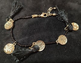 Black and Gold Toned Beaded Charm Bracelet - £4.44 GBP