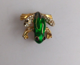 Vintage Jeweled Gold Tone Green Tree Frog Broach Lapel Hat Pin - £5.72 GBP