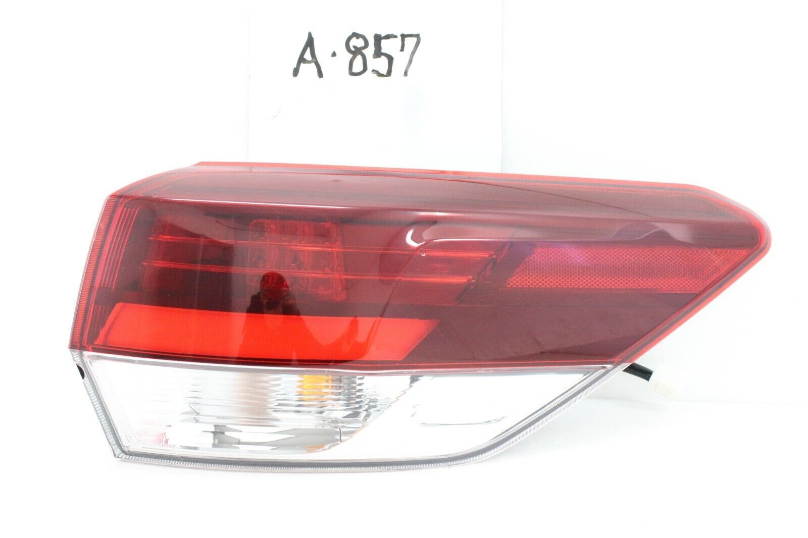 Primary image for Genuine OEM RH Tail Light Lamp 2019 Toyota Highlander SE 81550-0E250 Minor Chip