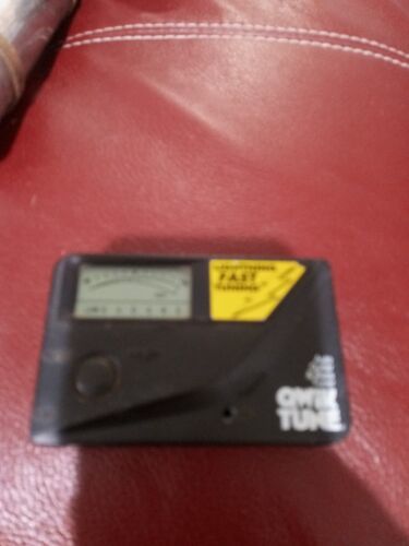 QWIK TUNE NIB GUITAR AND BASS TUNER AUTOMATIC QT8 ACOUSTIC OR ELECTRIC - $5.89