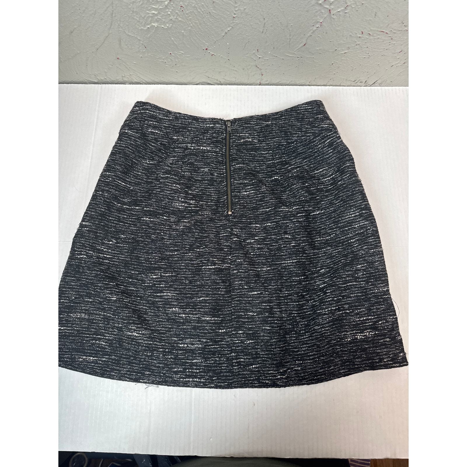 Ann Taylor LOFT Mini Skirt Womens Black Tweed Back Zip Silver Thread Size 2 Item image 2