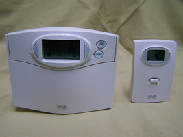 Hunter Programmable fan Thermostat Model 44665 w/ Remote Sensor Model 44758 - £51.37 GBP