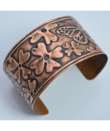 Copper embossed cuff bracelet - $567.85 MXN