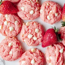 Half Dozen Gourmet  Strawberry Cheesecake Cookie  - £16.08 GBP