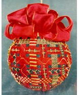 Lynne Tomlinson Needlework WOVEN RIBBONS CHRISTMAS BALL ORNAMENT Pattern... - £9.49 GBP
