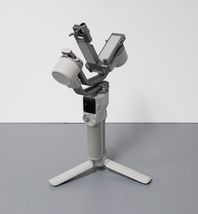 DJI RS 4 Mini 3-Axis Gimbal Stabilizer - Gray CP.RN.00000442.01 image 2