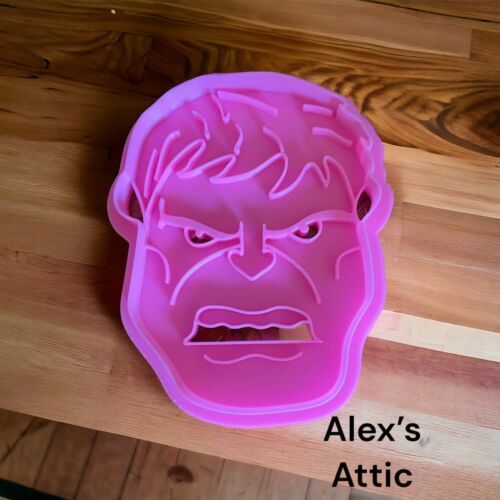 Cookie Cutter Hulk Plastic - $4.94