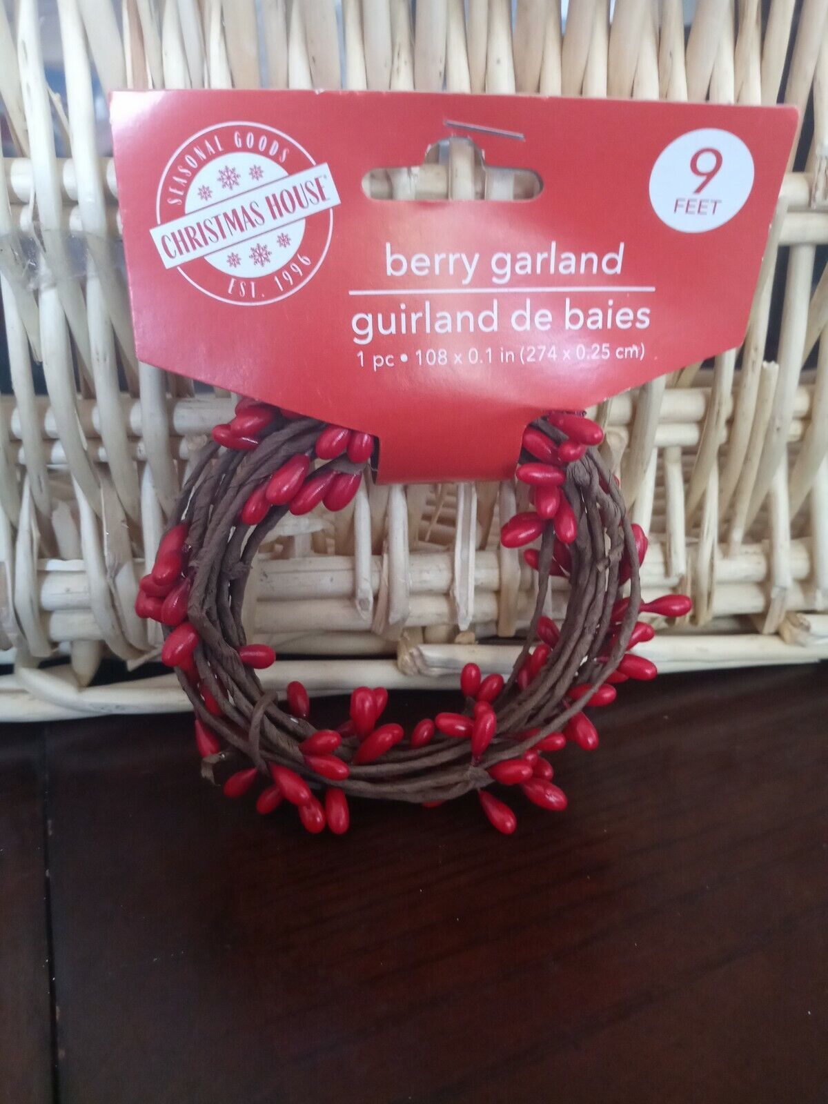 Christmas/Holiday Berry Garland 9 Feet Long Red-Brand New-SHIPS N 24 HOURS - $10.84
