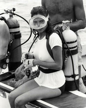 Jacqueline Bisset The Deep 8X10 Photo Wet White T-SHIRT Scuba Diving Gear Sexy - £7.67 GBP