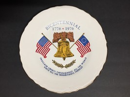 Bicentennial 1776-1976 Souvenir Plate with Gold Trim Vintage Collectible 9-1/2&quot; - £7.63 GBP