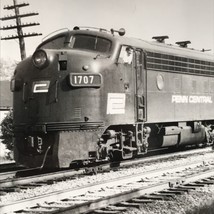 Penn Central Railroad PC #1707 1711 F7A EF-15 Electromotive Train Photo Perry OH - £7.46 GBP